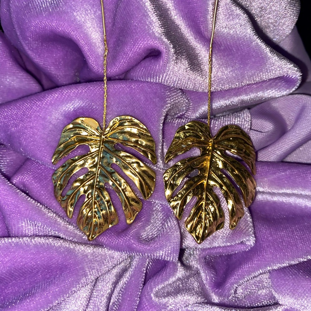 Gold leaf metal dangling earrings